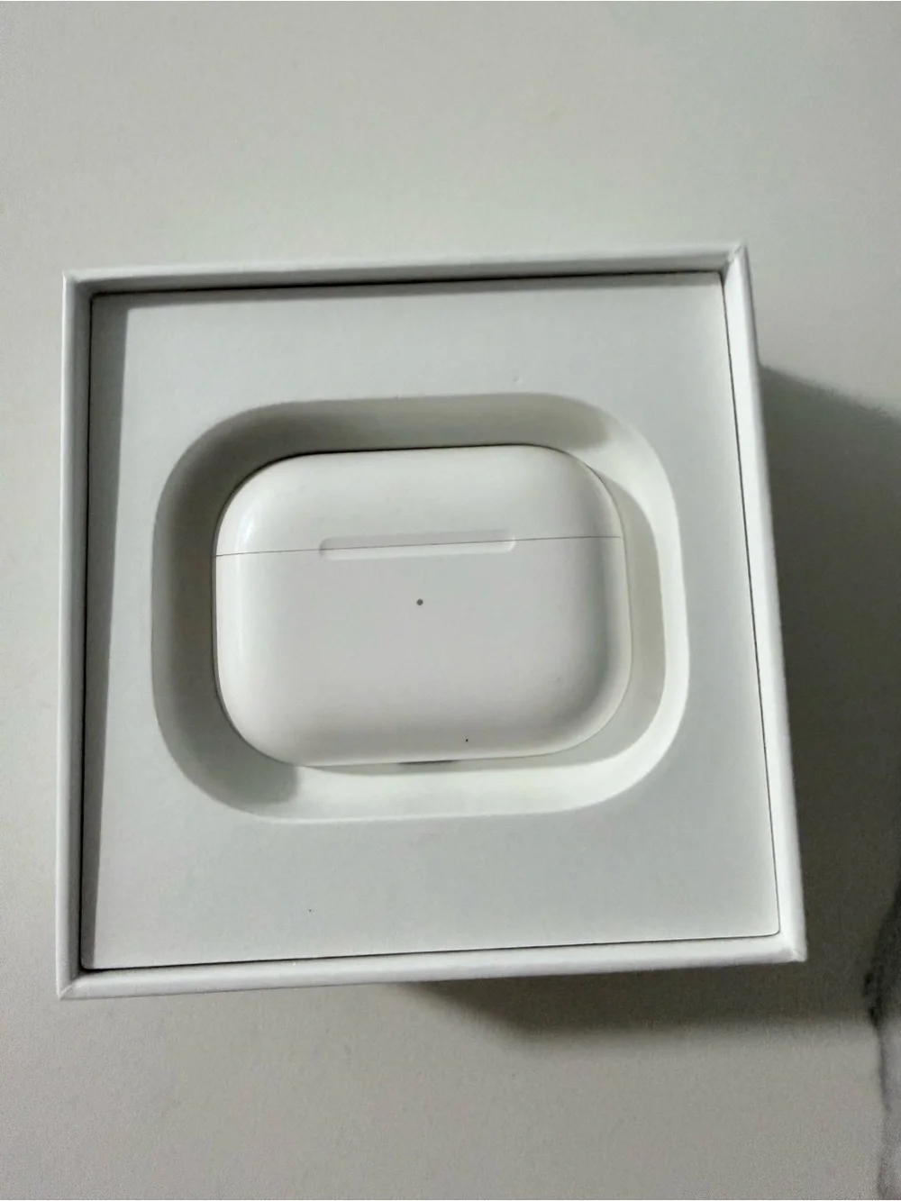 APPLE AIR PODS LIKE NEW
